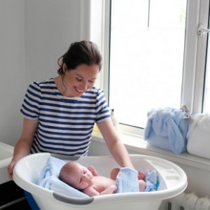  אמבטיון - מתקן לאמבטיה לתינוק צבע לבן